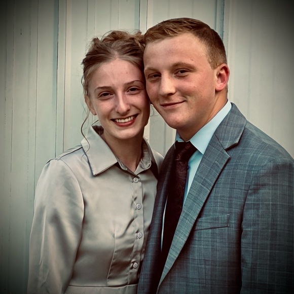 Meet your Posher, Hannah - Picture 2 of 5